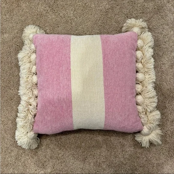 NWOT - Anthropologie -  Tasseled Chenille Nadia Pillow, Pink & Beige, Knit 20x20 - Picture 3 of 7